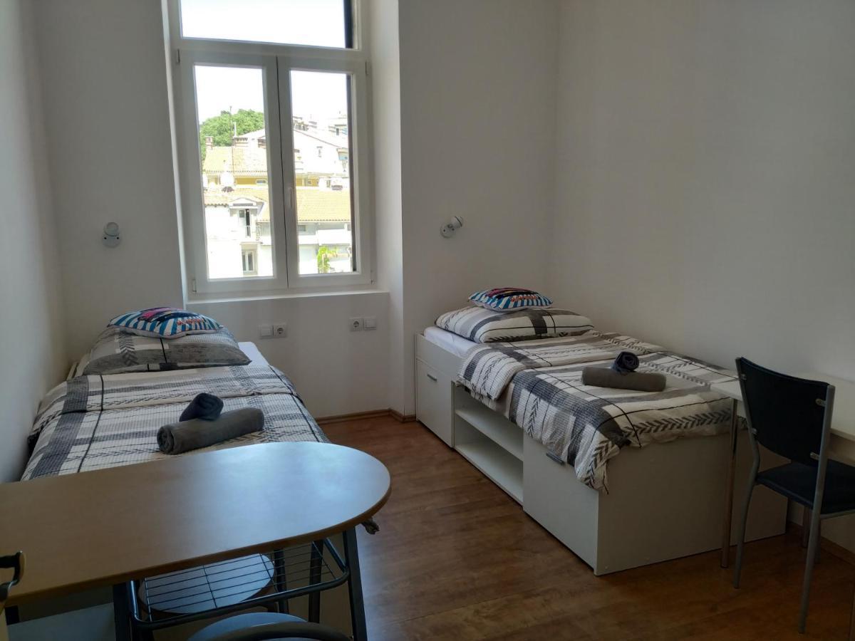 Apartments Todorovic Pula Exterior foto